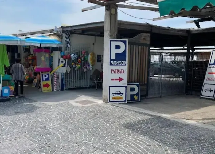 A Due Passi Dal Mare, Forio